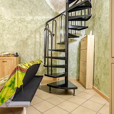 Solo Per Oggi! Zen House Nel Centro Con Free Parking E Check-in 24 7 - Vicino Stazione Del Treno E Dei Bus - Con Netflix & Disneyplus E Aria Condizionata Apartmán *
