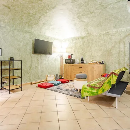 Solo Per Oggi! Zen House Nel Centro Con Free Parking E Check-in 24 7 - Vicino Stazione Del Treno E Dei Bus - Con Netflix & Disneyplus E Aria Condizionata